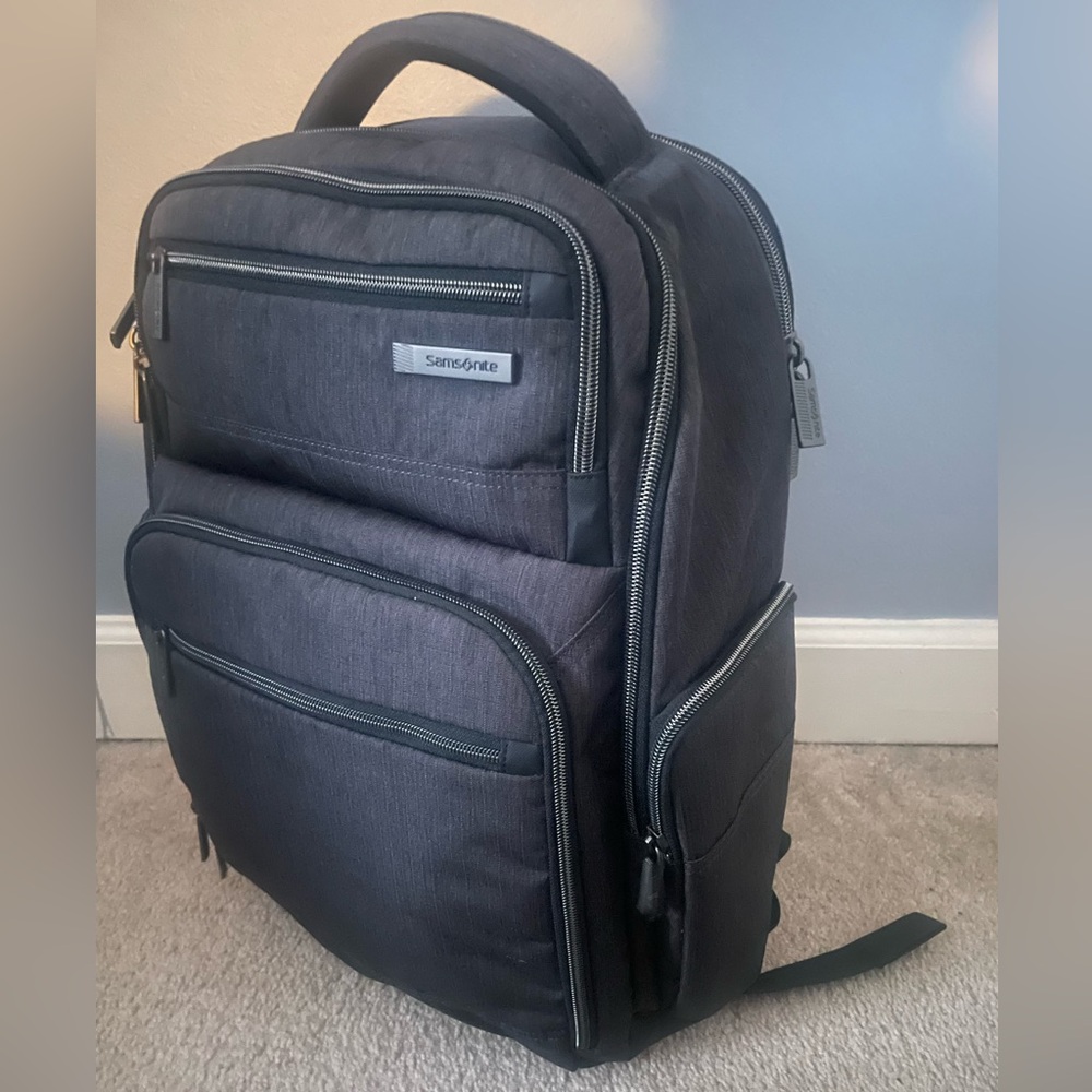 Samsonite Black business modern utility backpack *Crossposted to FB*